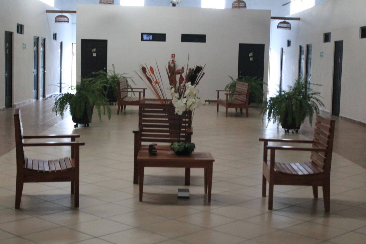 Real Primaveras Campestre Escárcega 外观 照片